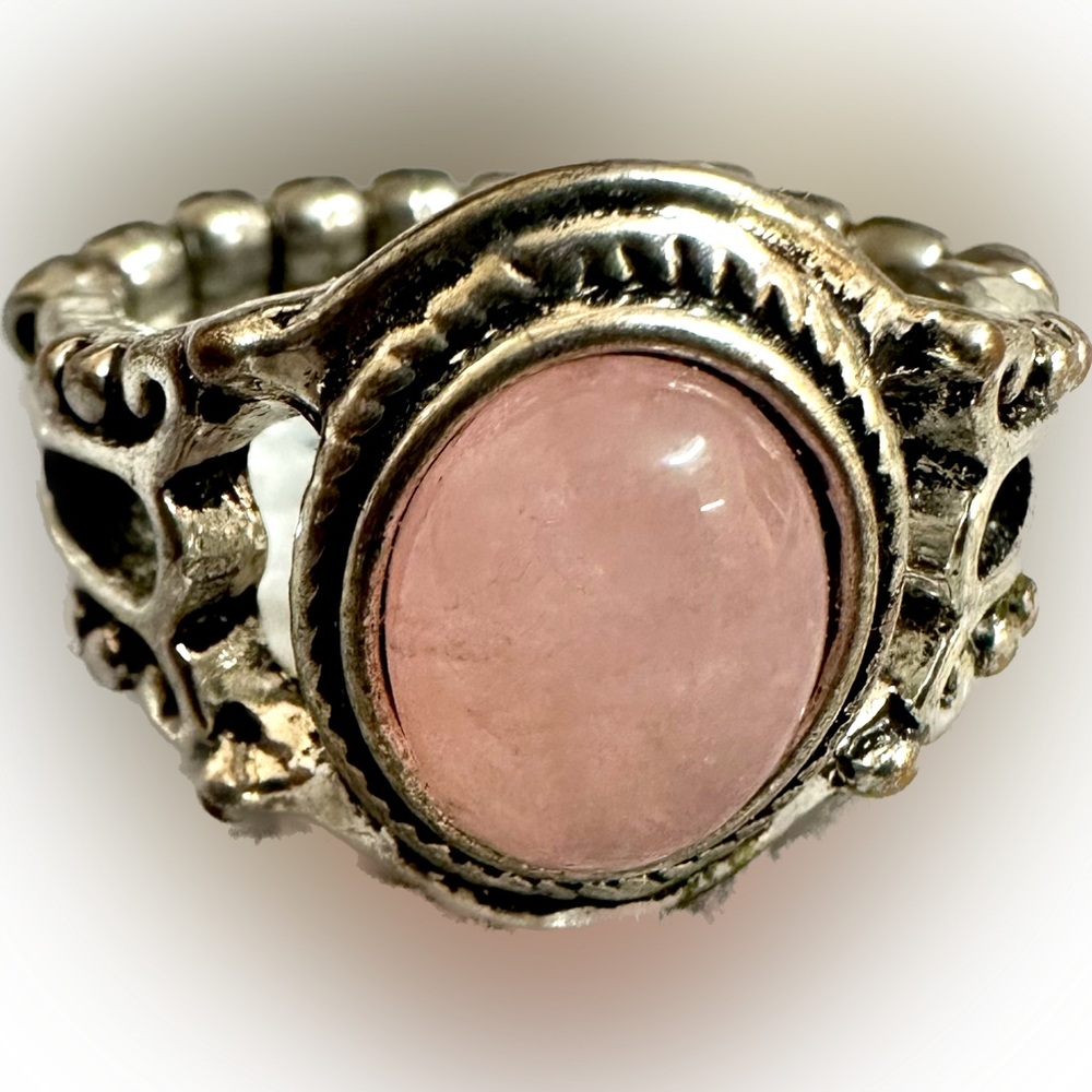 5/$20🛍️ Paparazzi Ring•Light Pink Stone💍